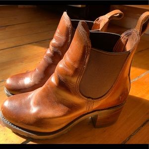 Frye Sabrina Chelsea Bootie